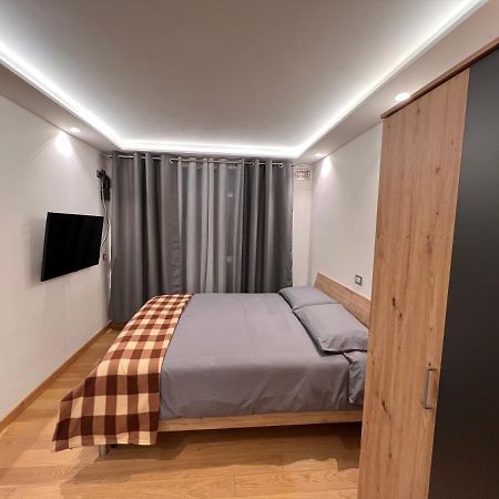 Appartamento Elegante E Moderno Monolocale Oga Esterno foto